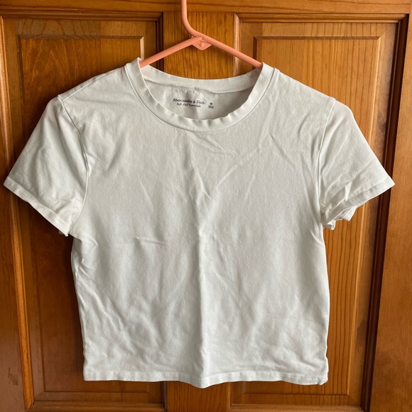 Abercrombie and Fitch White Tee - Picture 1 of 2